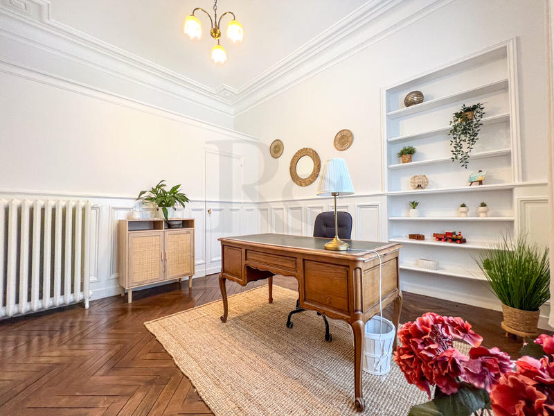 Maison - 236 m² - 10 pièces