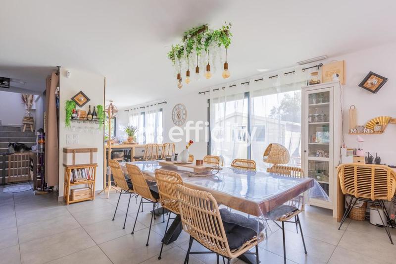 Maison - 125 m² - 5 pièces