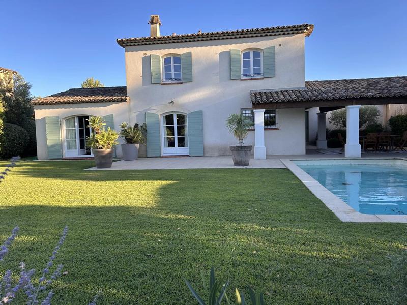 Maison - 174 m² - 5 pièces