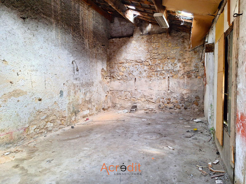 Parking / Garage - 333 m²