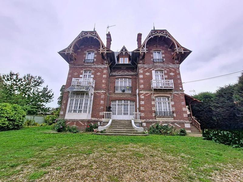 Appartement - 137 m² - 5 pièces