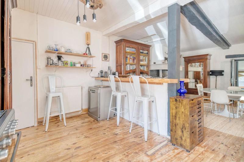 Maison - 298 m² - 10 pièces