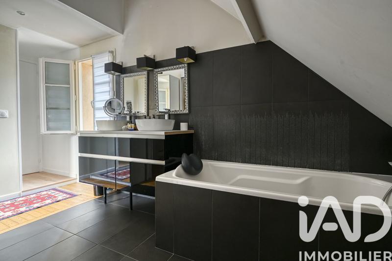 Maison - 179 m² - 8 pièces