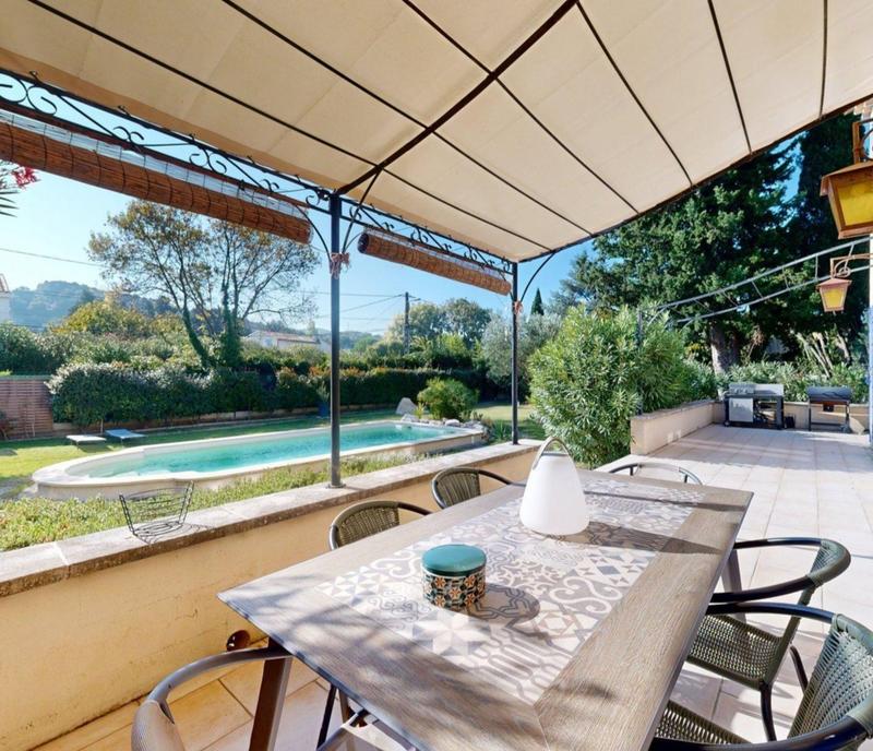 Maison - 121 m² - 5 pièces