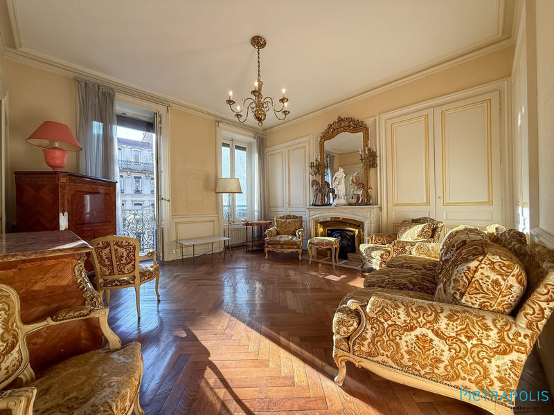 Appartement - 102 m² - 4 pièces