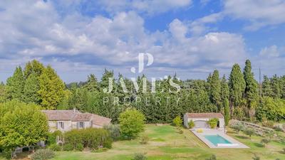 Maison - 300 m² - 7 pièces