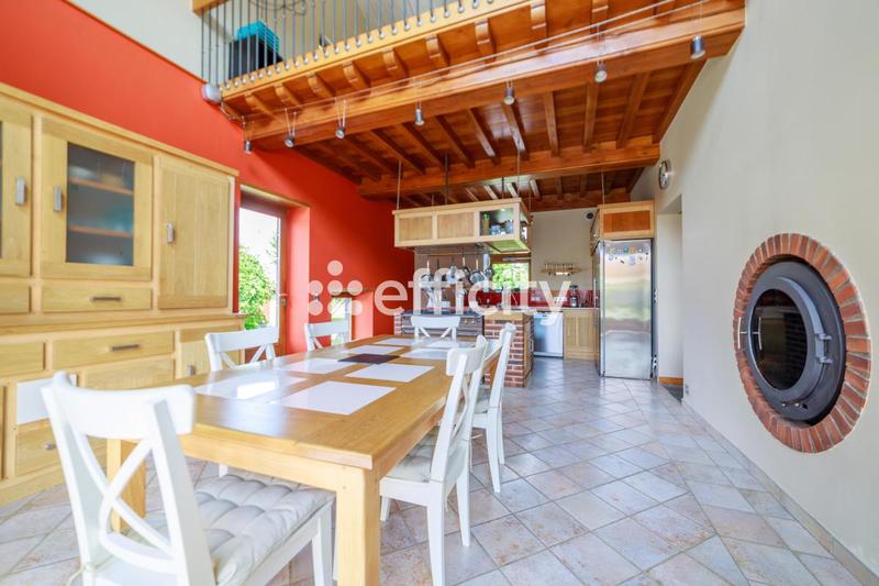 Maison - 306 m² - 8 pièces