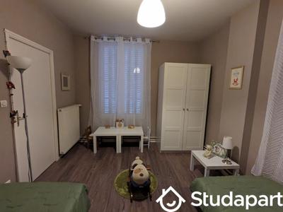 Chambre - 12 m² - 1 pièce