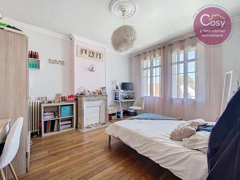 Villa - 180 m² - 9 pièces