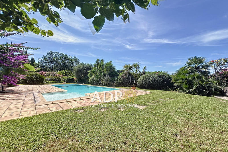 Maison - 194 m² - 6 pièces