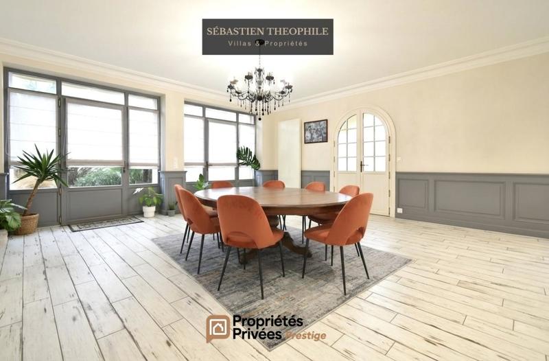 Maison - 291 m² - 9 pièces