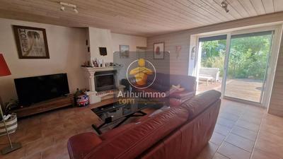 Maison - 245 m² - 8 pièces