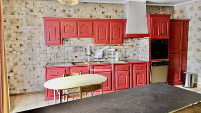 Maison - 180 m² - 5 pièces