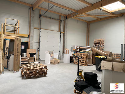 Local d'activités - 240 m²