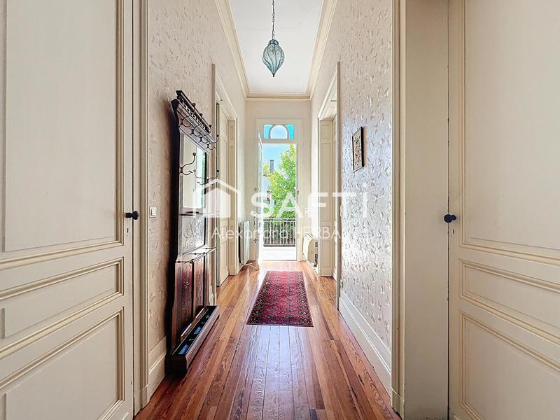 Maison de maîtres - 206 m² - 8 pièces