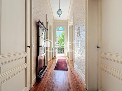 Maison de maîtres - 206 m² - 8 pièces