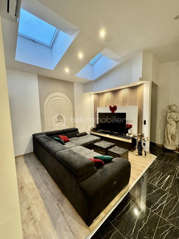 Immeuble - 300 m² - 15 pièces