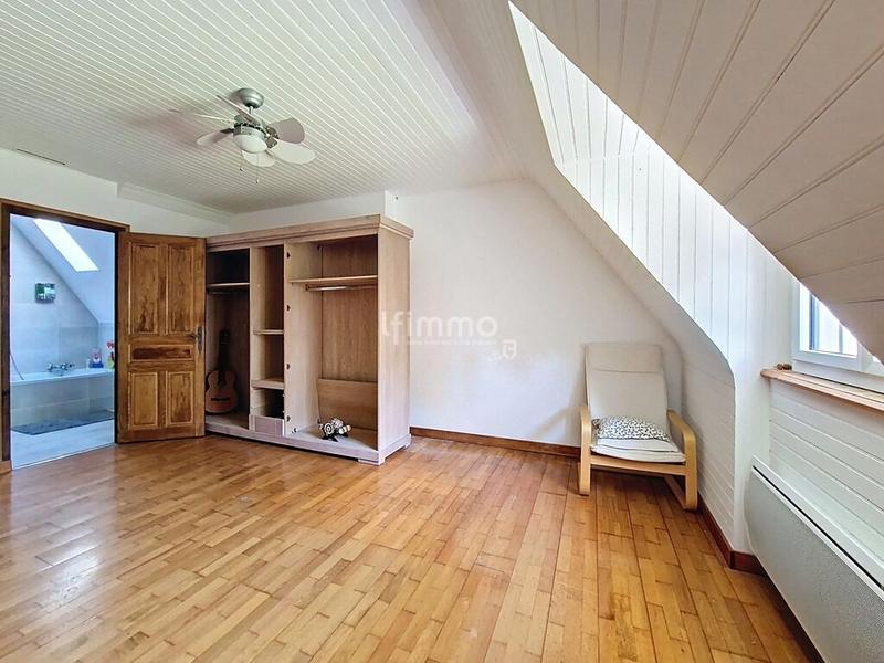 Propriété - 234 m² - 8 pièces