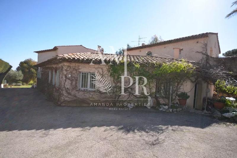 Villa - 400 m² - 10 pièces