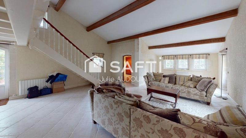 Maison - 202 m² - 8 pièces