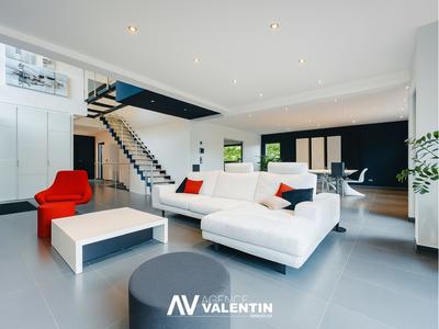 Villa - 284 m² - 8 pièces