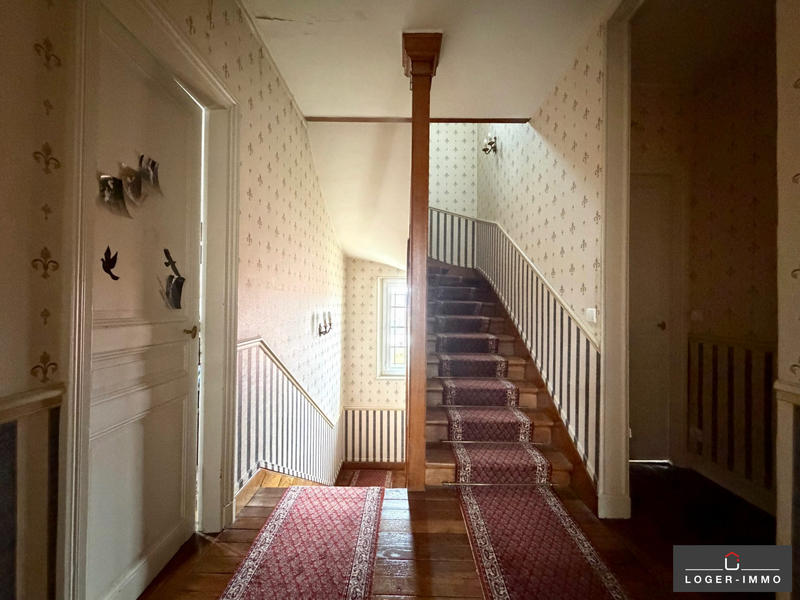 Maison - 210 m² - 10 pièces