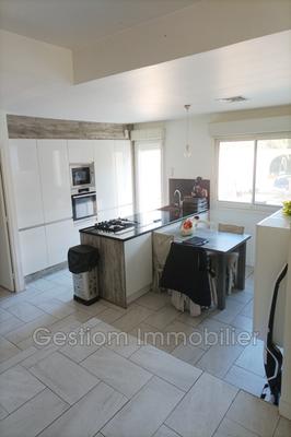 Villa - 212 m² - 6 pièces