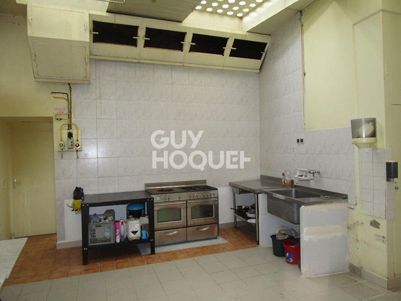 Maison - 525 m² - 14 pièces