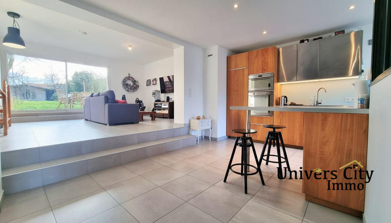 Maison - 103 m² - 5 pièces