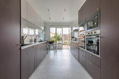 Maison - 300 m² - 15 pièces