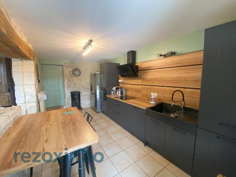 Maison - 236 m² - 8 pièces