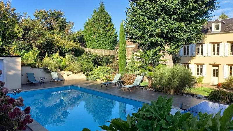 Maison - 237 m² - 9 pièces