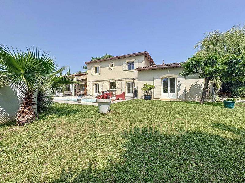 Maison - 230 m² - 6 pièces