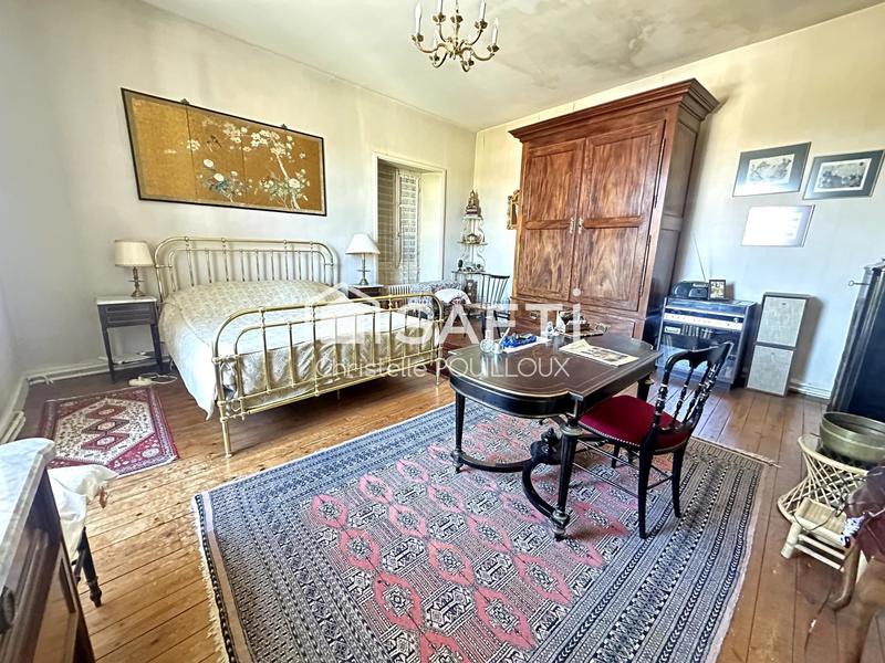 Maison - 567 m² - 12 pièces