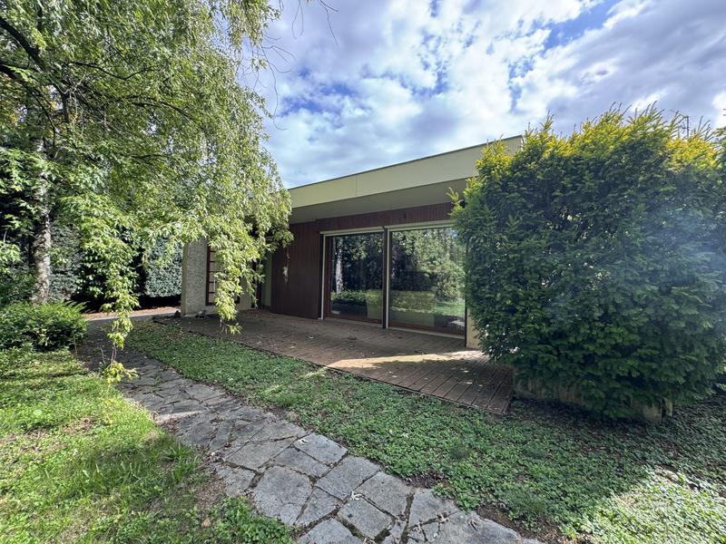 Maison contemporaine - 315 m² - 11 pièces