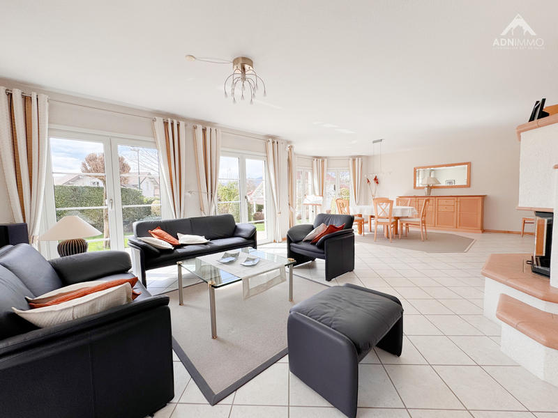 Maison - 333 m² - 8 pièces