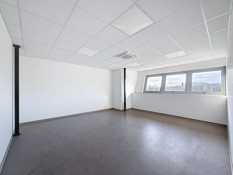 Local d'activités - 178 m²