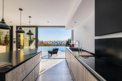 Villa - 234 m² - 5 pièces