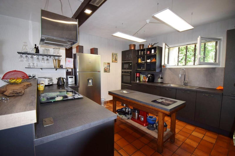 Maison - 253 m² - 8 pièces