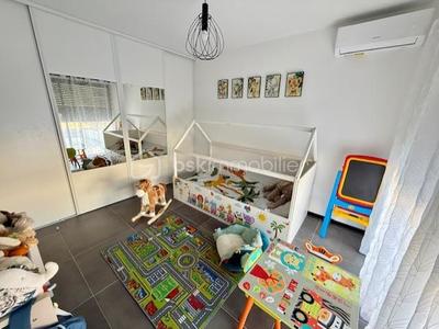 Maison - 96 m² - 4 pièces