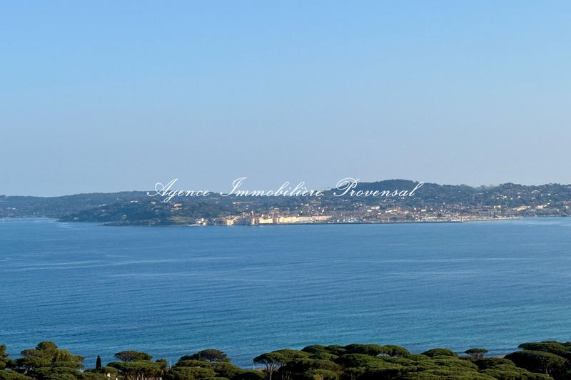 Maison contemporaine - 383 m² - 6 pièces