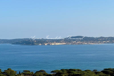 Maison contemporaine - 383 m² - 6 pièces