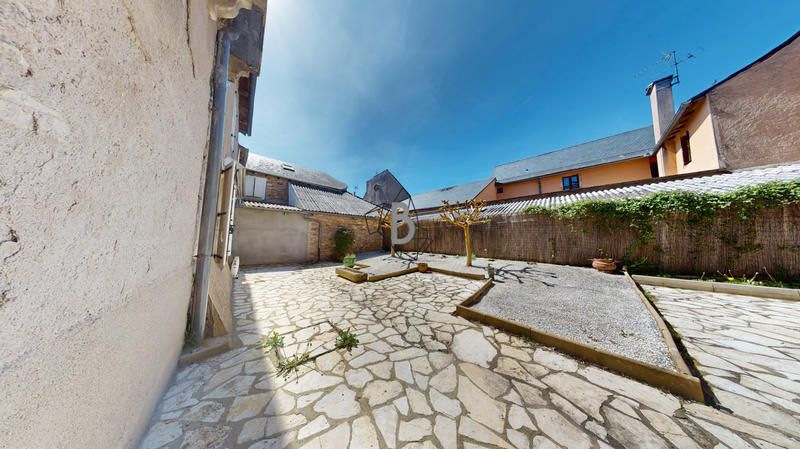 Maison - 300 m² - 6 pièces