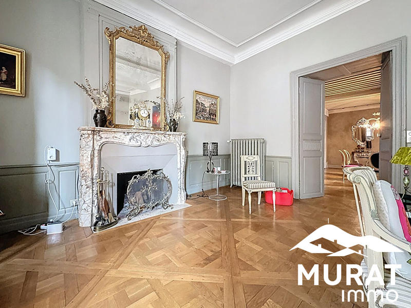 Appartement - 240 m² - 7 pièces