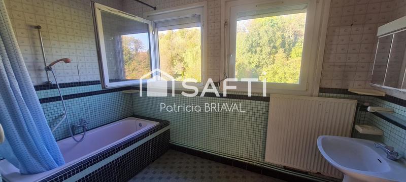 Maison - 121 m² - 8 pièces