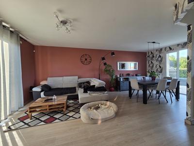 Maison - 104 m² - 6 pièces