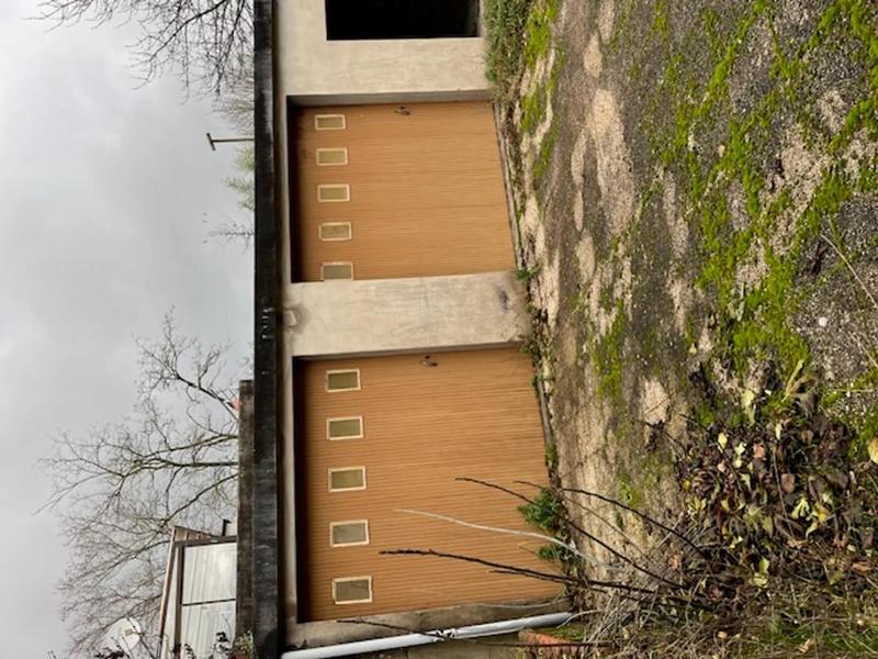 Propriété - 240 m² - 8 pièces