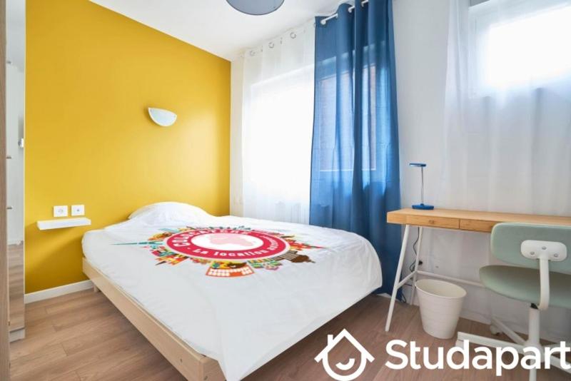 Chambre - 12 m² - 1 pièce