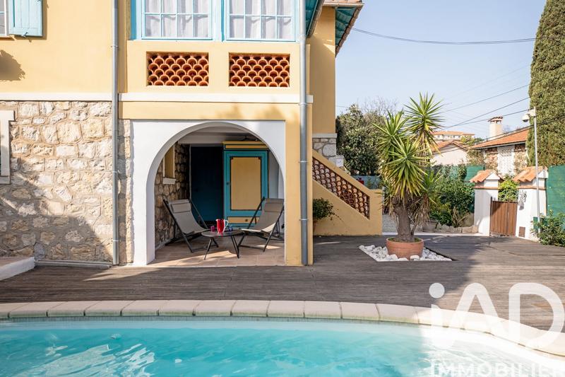 Maison de ville - 138 m² - 6 pièces