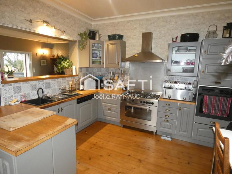 Maison - 200 m² - 7 pièces